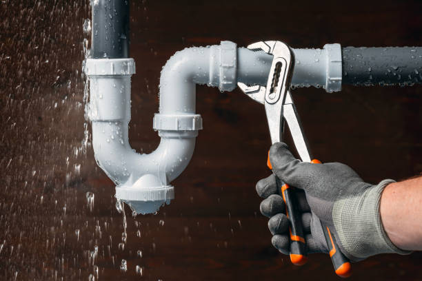 Professional Leak Detection technician working in Mount Hope, KS